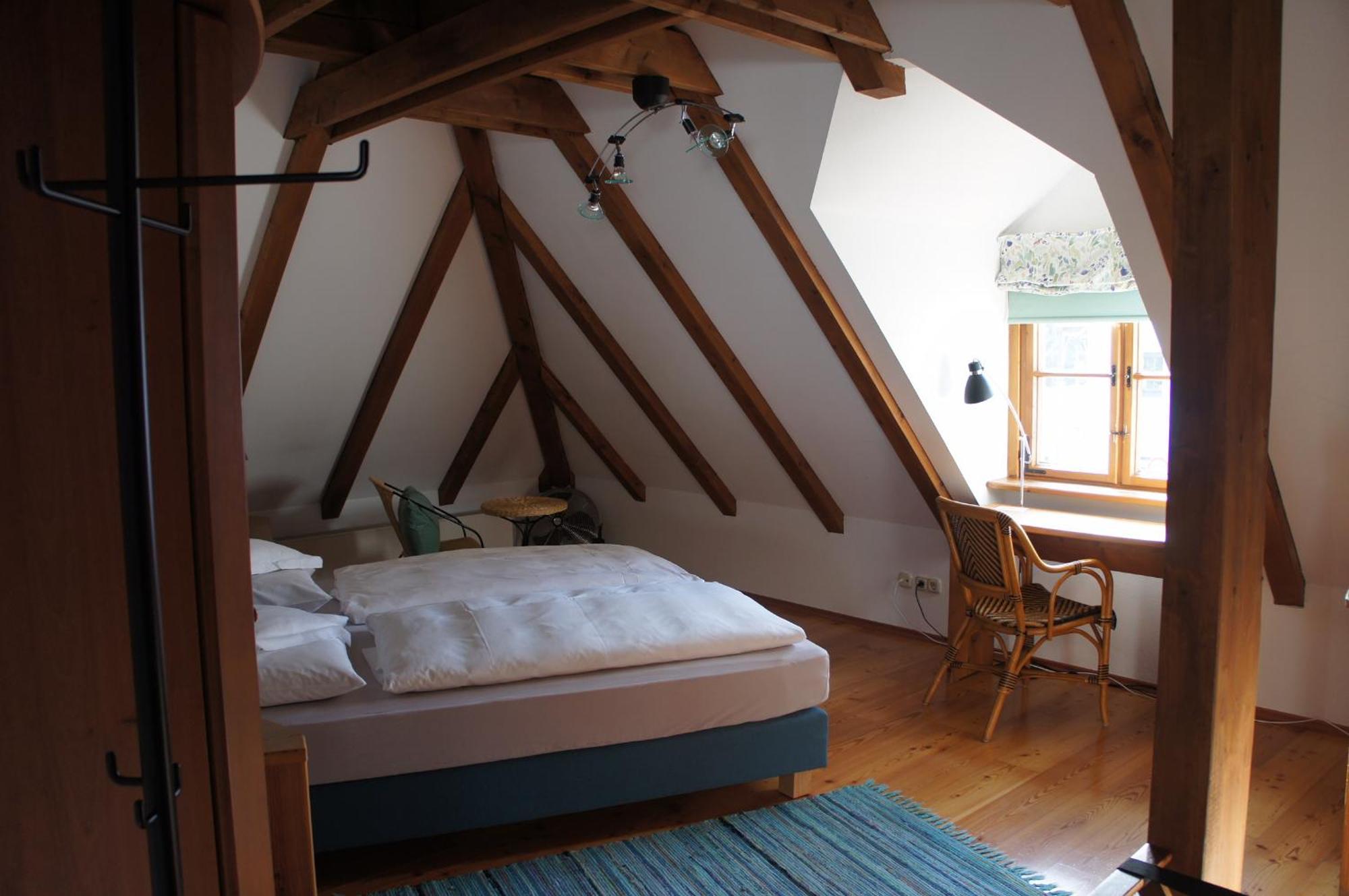 Hotel Schwarzer Adler Erlangen Room photo